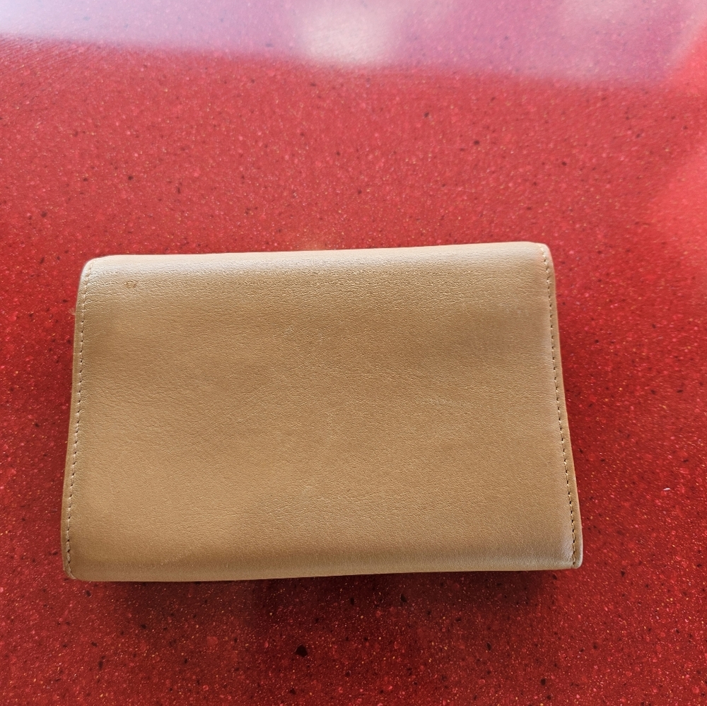 Coach genuine leather wallet - Great Condition & Size